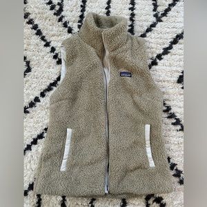 Like new! Patagonia Women’s Los Gatos vest. Worn once, excellent condition!